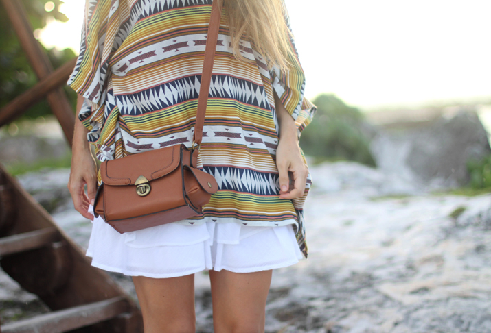 Boho look, open back top, tribal print, fashion blogger, Mónica Sors, Mes Voyages à Paris, Mexico, Riviera Maya, look