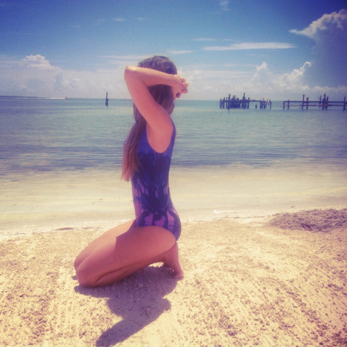 swimwear fashion blogger