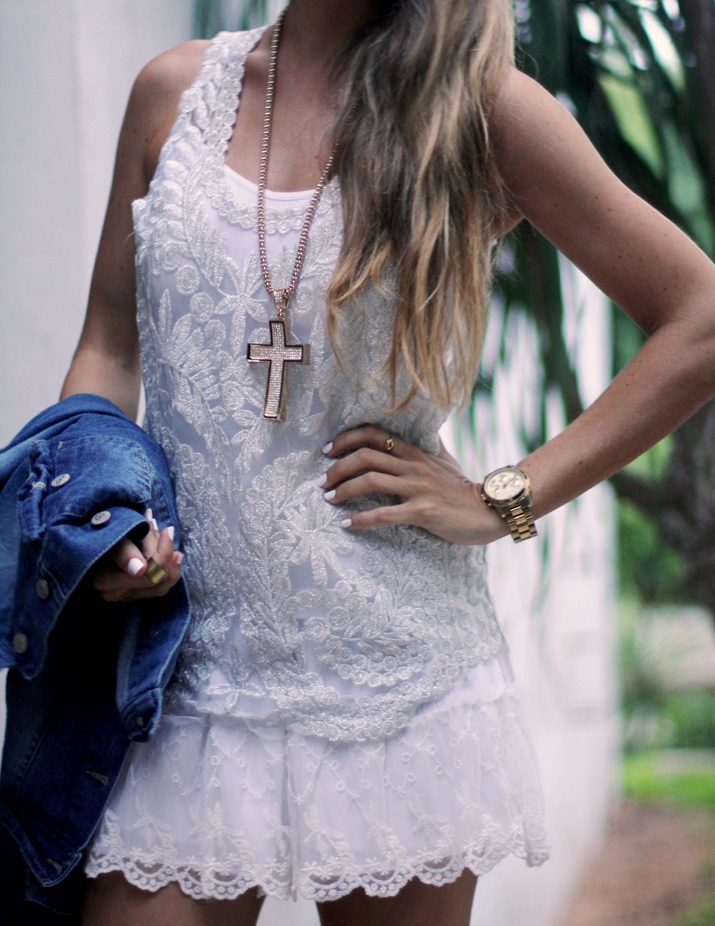 Look con top de encaje