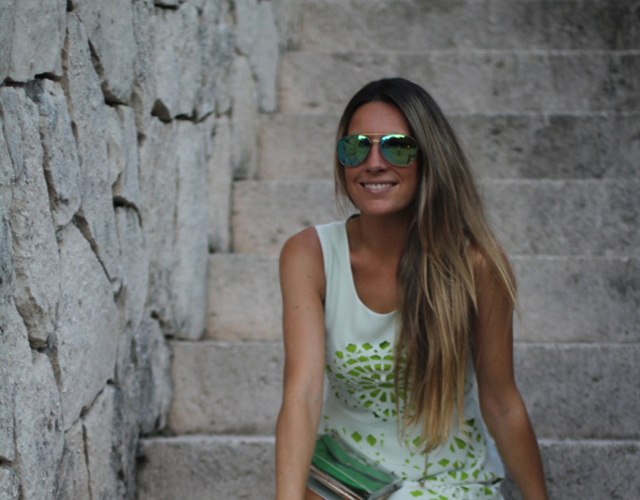 Blonde fashion blogger Mónica Sors