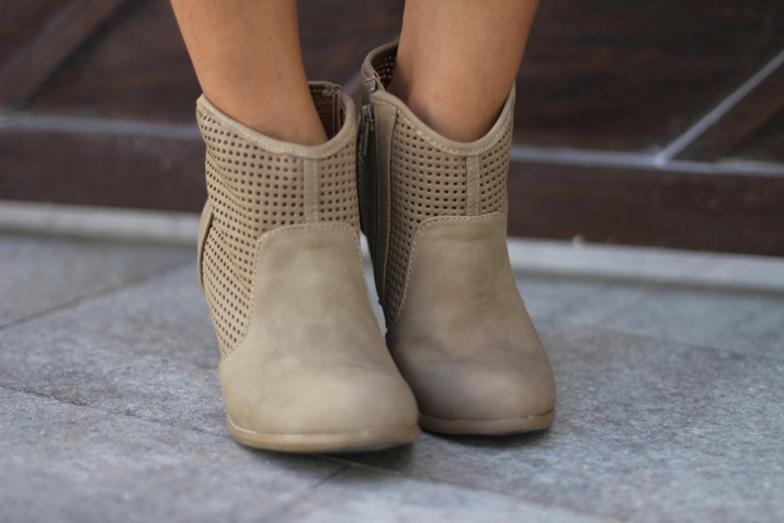 summer booties